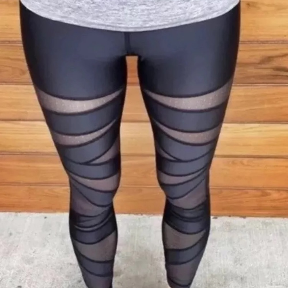 Lululemon High shine tech mesh size 2 leggings